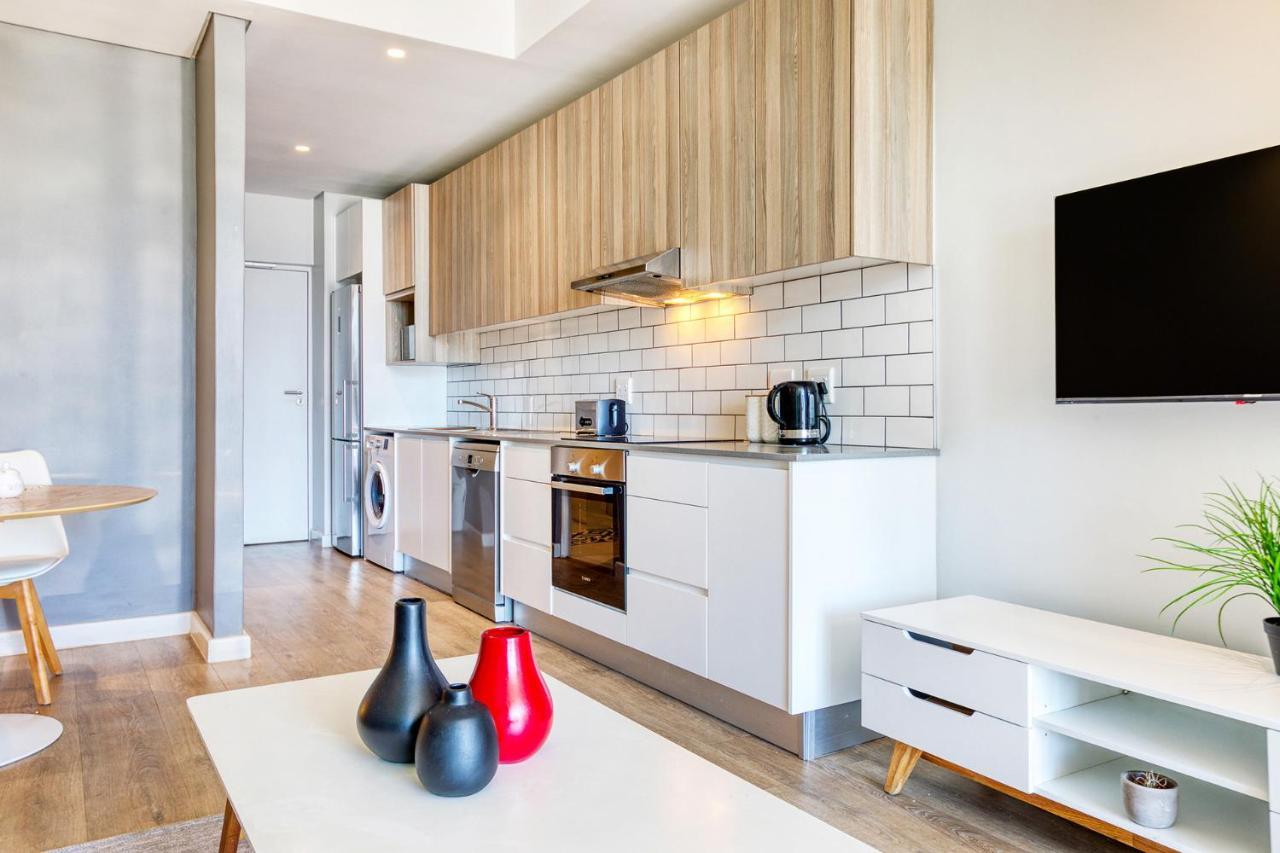 Backup-powered Trendy Balcony Kaapstad