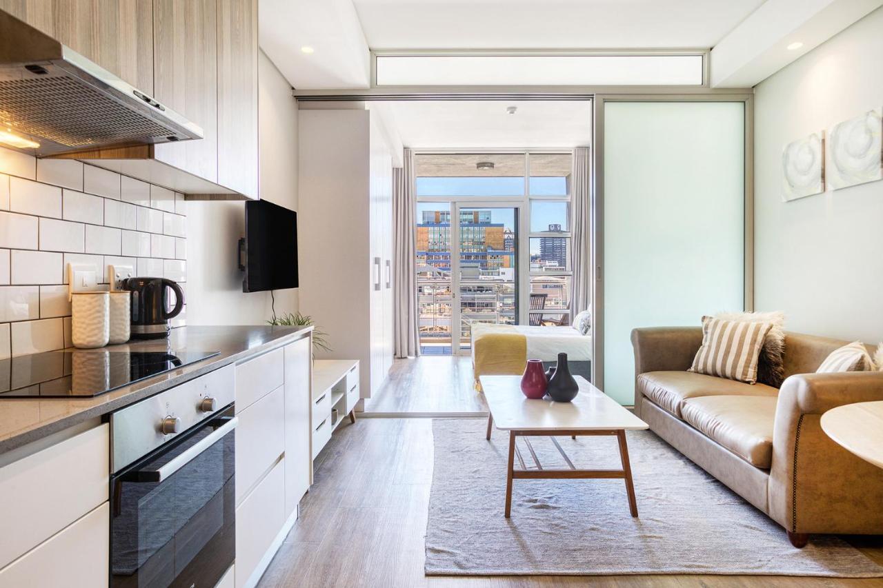 Appartement Backup-powered Trendy Balcony Kaapstad