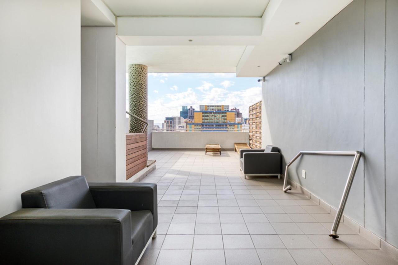 Backup-powered Trendy Balcony * Kaapstad
